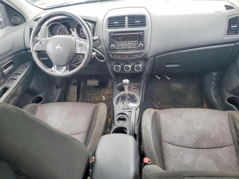Снимка 8 от търг – 2017 MITSUBISHI OUTLANDER SPORT с VIN JA4AP3AU4HZ043020