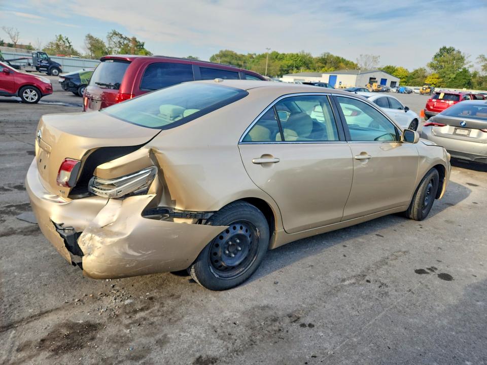 Снимка 3 от търг – 2010 TOYOTA CAMRY с VIN 4T1BF3EK9AU088510