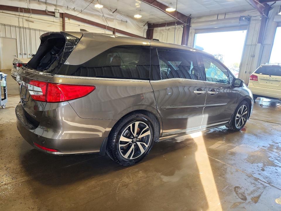 Photo 3 from auction – 2018 HONDA ODYSSEY with VIN 5FNRL6H92JB087472