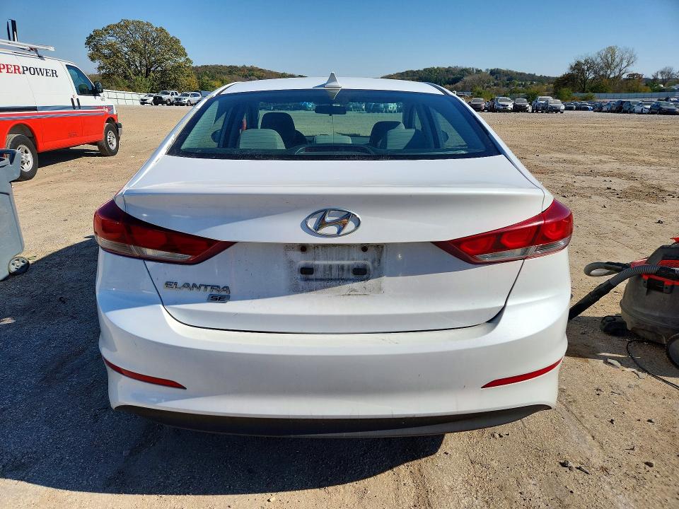 Снимка 6 от търг – 2017 HYUNDAI ELANTRA с VIN 5NPD74LF5HH182359