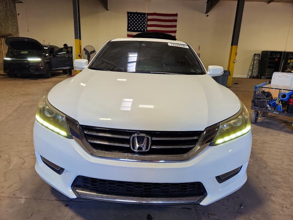 Снимка 5 от търг – 2015 HONDA ACCORD с VIN 1HGCR3F86FA018055