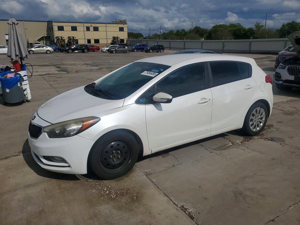 KIA FORTE5 2016 с VIN KNAFK5A85G5577428 - Снимка от търг