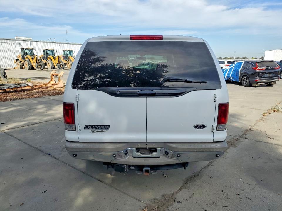 صورة رقم 6 من المزاد - 2002 FORD EXCURSION مع VIN 1FMNU42F62EB24696
