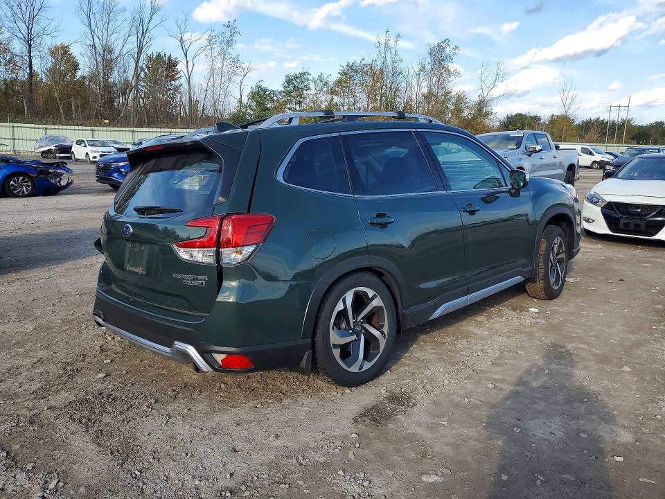 Photo 3 from auction – 2023 SUBARU FORESTER with VIN JF2SKARCXPH530110