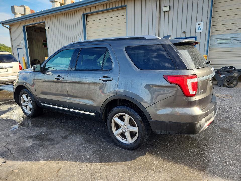 Снимка 2 от търг – 2017 FORD EXPLORER с VIN 1FM5K8D80HGD50354