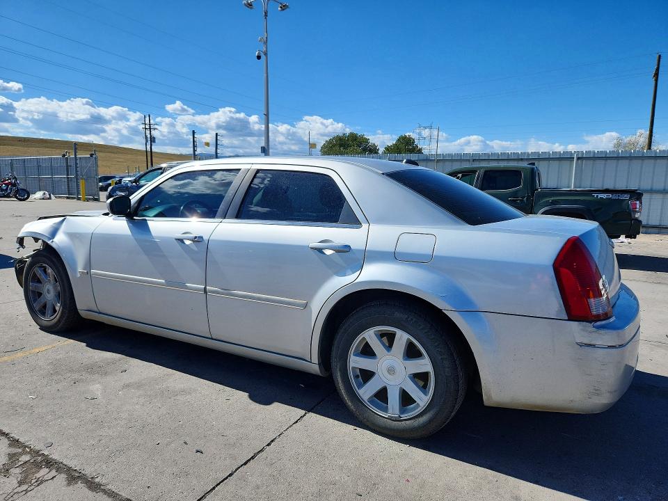 Фото 2 с аукциона – 2005 CHRYSLER 300 с VIN 2C3JA53G75H595668