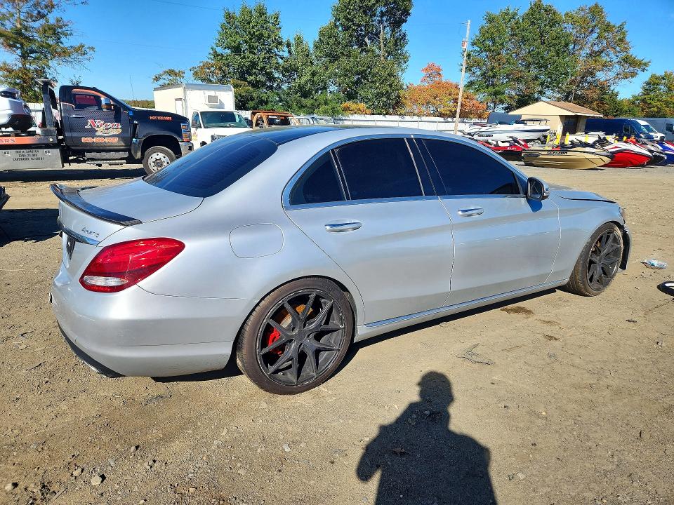 Снимка 3 от търг – 2016 MERCEDES-BENZ C с VIN 55SWF4KB9GU176229