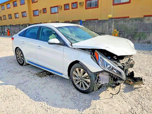 صورة رقم 4 من المزاد - 2017 HYUNDAI SONATA مع VIN 5NPE34AF8HH535017