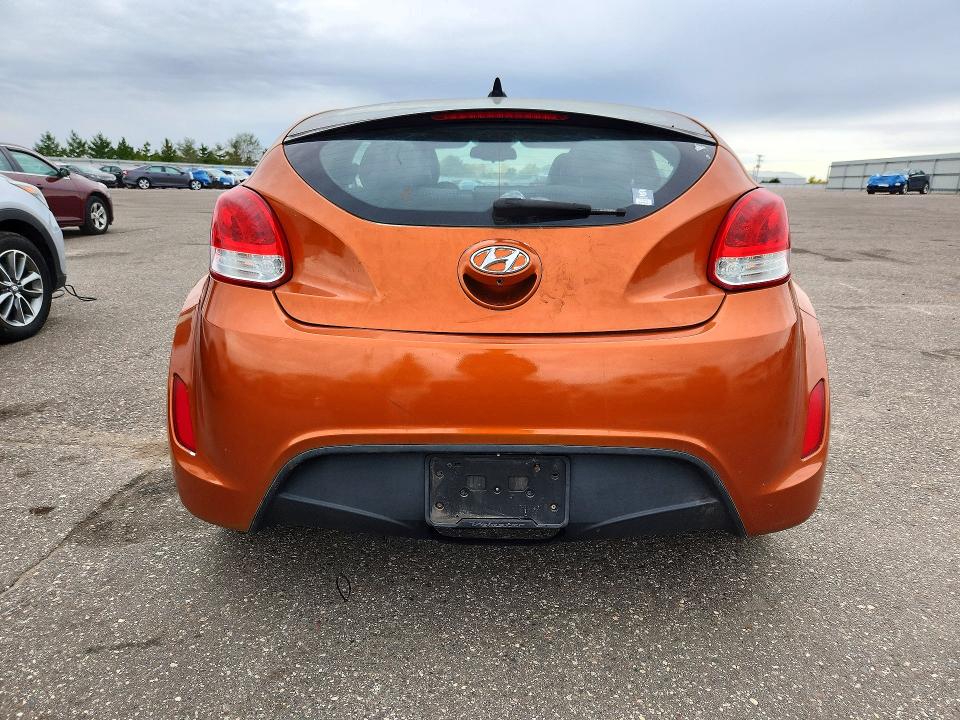 Снимка 6 от търг – 2012 HYUNDAI VELOSTER с VIN KMHTC6AD6CU066277