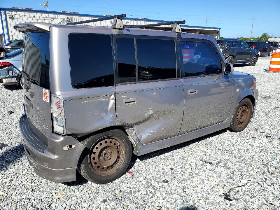 Снимка 3 от търг – 2006 SCION XB с VIN JTLKT324364050477