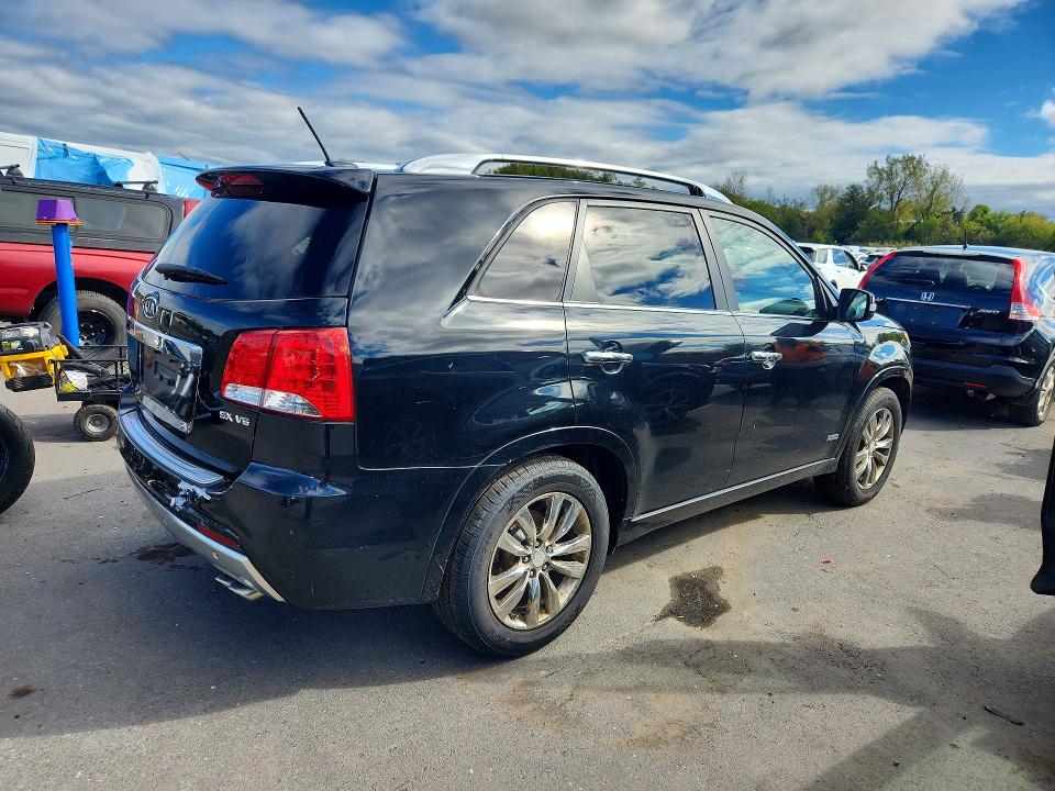 Photo 3 from auction – 2013 KIA SORENTO with VIN 5XYKWDA26DG337545
