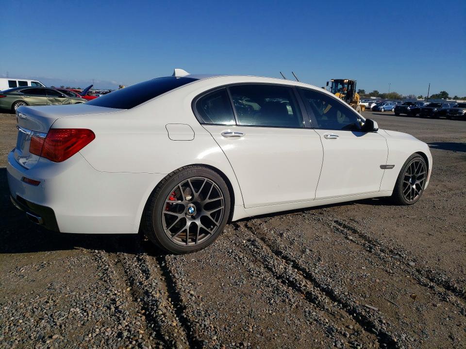 Фото 3 с аукциона – 2011 BMW 740 с VIN WBAKB4C53BC392780