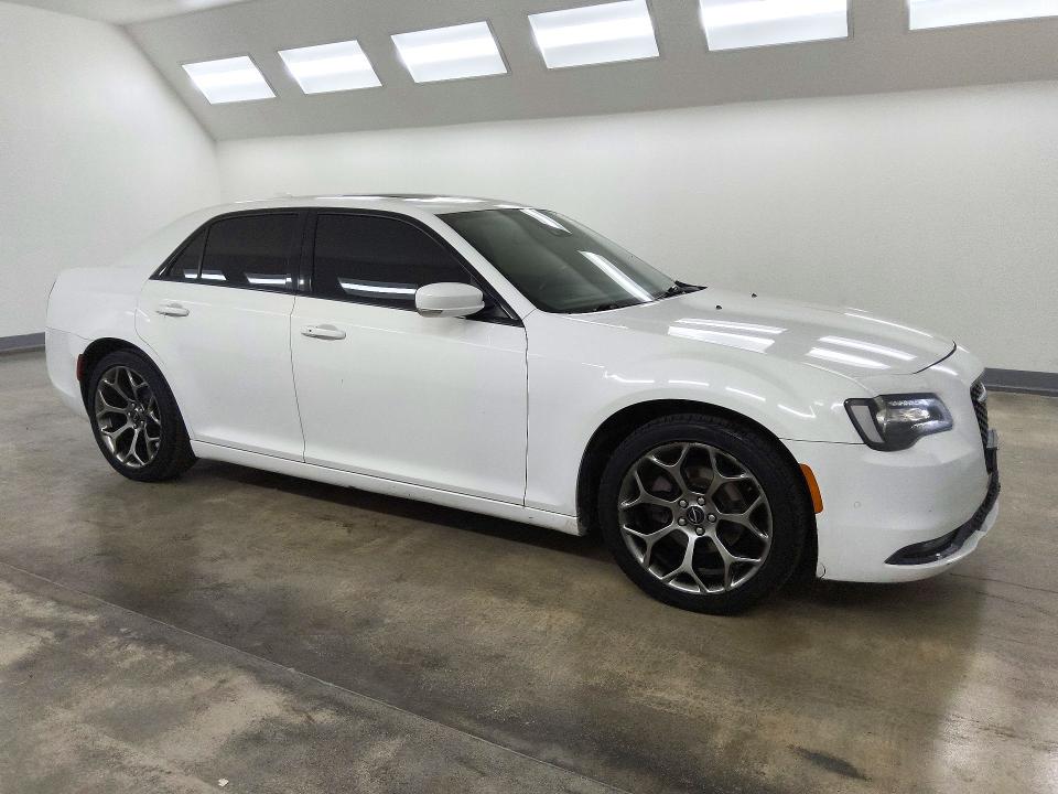 Photo 4 from auction – 2018 CHRYSLER 300 with VIN 2C3CCABG6JH264085