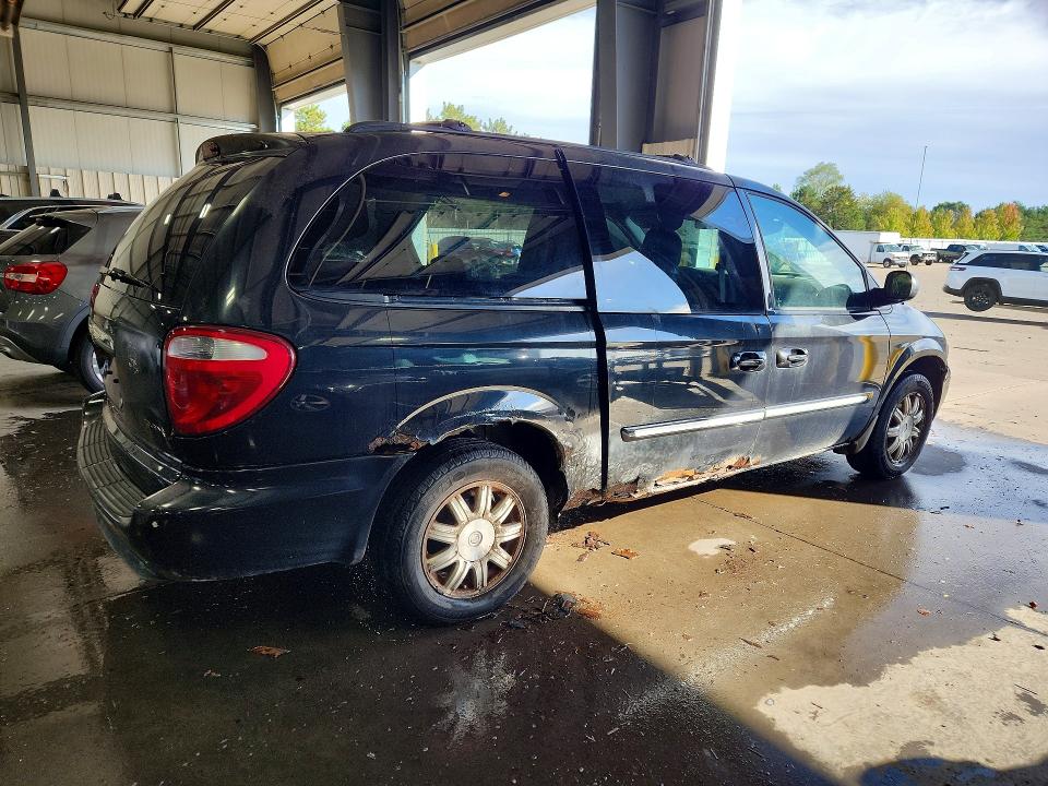 Снимка 3 от търг – 2006 CHRYSLER TOWN & COUNTRY с VIN 2A8GP54L06R832098