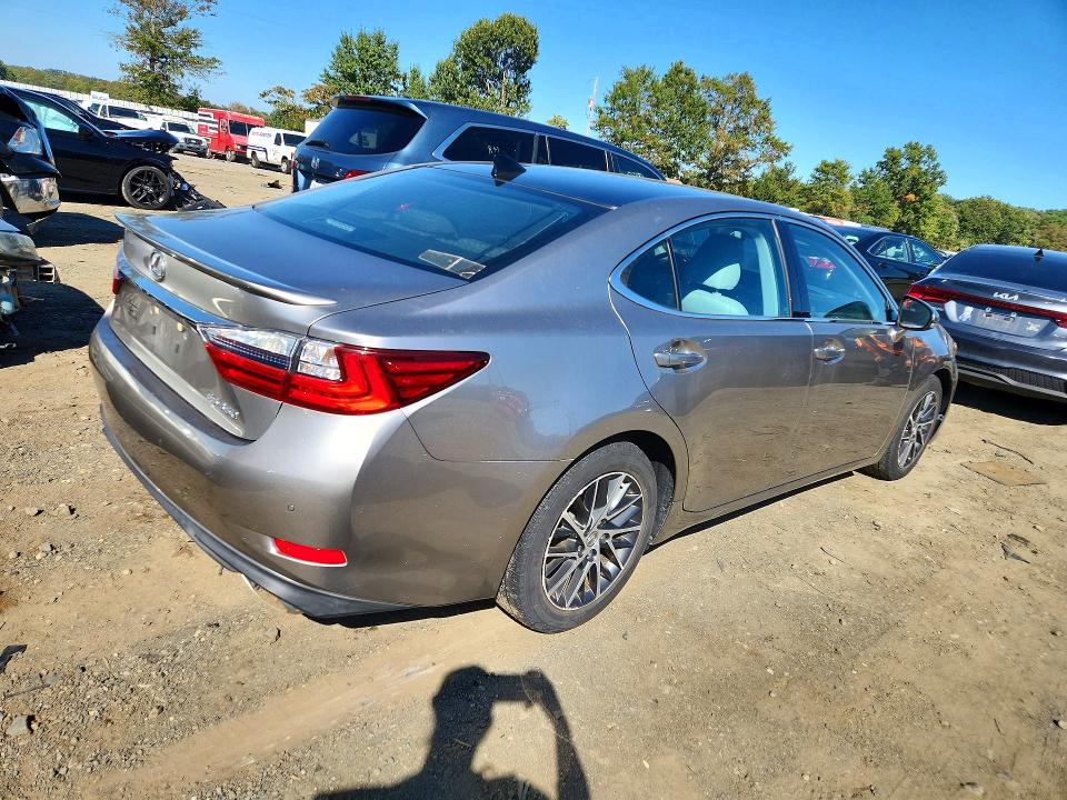 Photo 3 from auction – 2017 LEXUS ES with VIN 58ABK1GG5HU051417