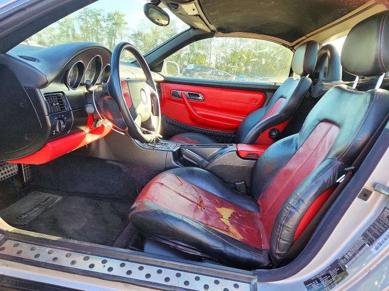 Снимка 7 от търг – 1999 MERCEDES-BENZ SLK с VIN WDBKK47F5XF117504