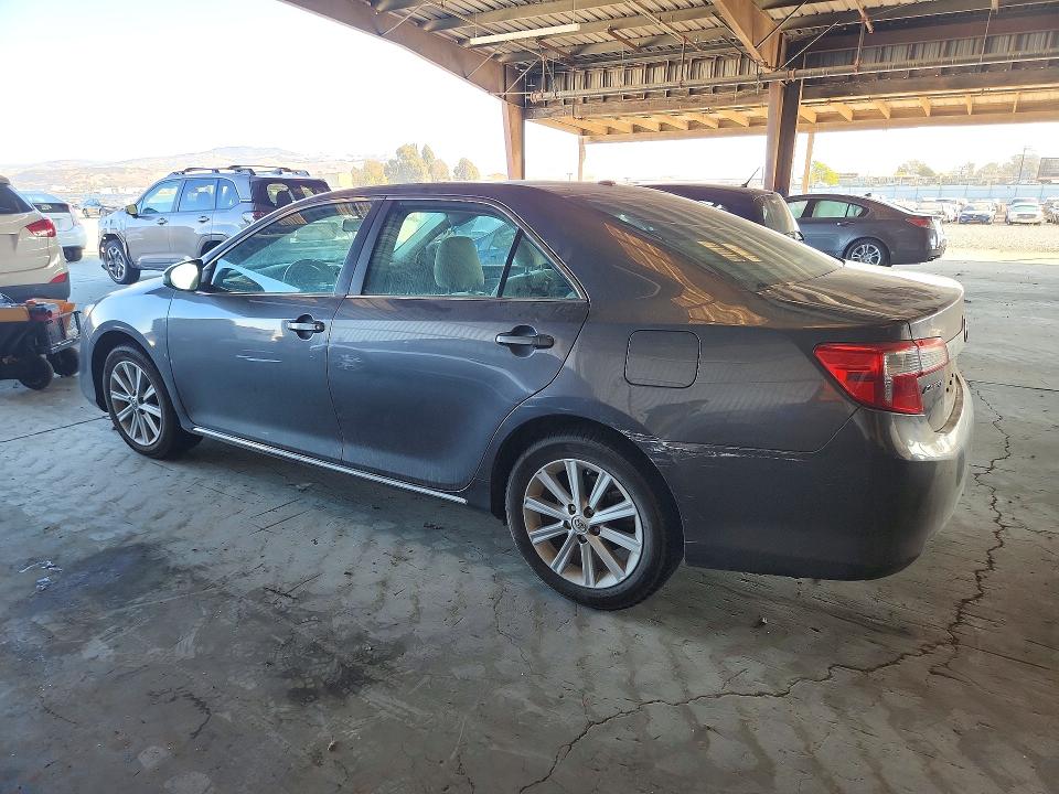 Снимка 2 от търг – 2014 TOYOTA CAMRY HYBRID с VIN 4T1BD1FK3EU119359
