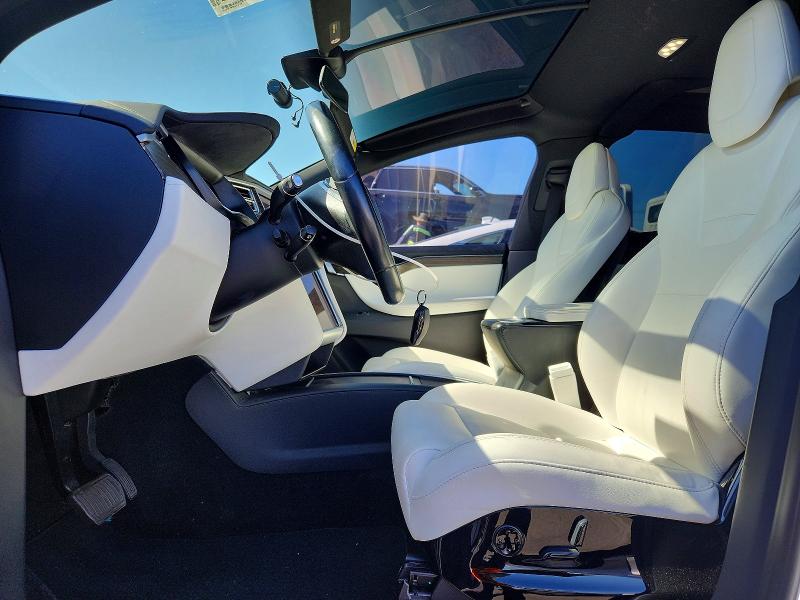 Снимка 7 от търг – 2016 TESLA MODEL X с VIN 5YJXCBE20GF025584