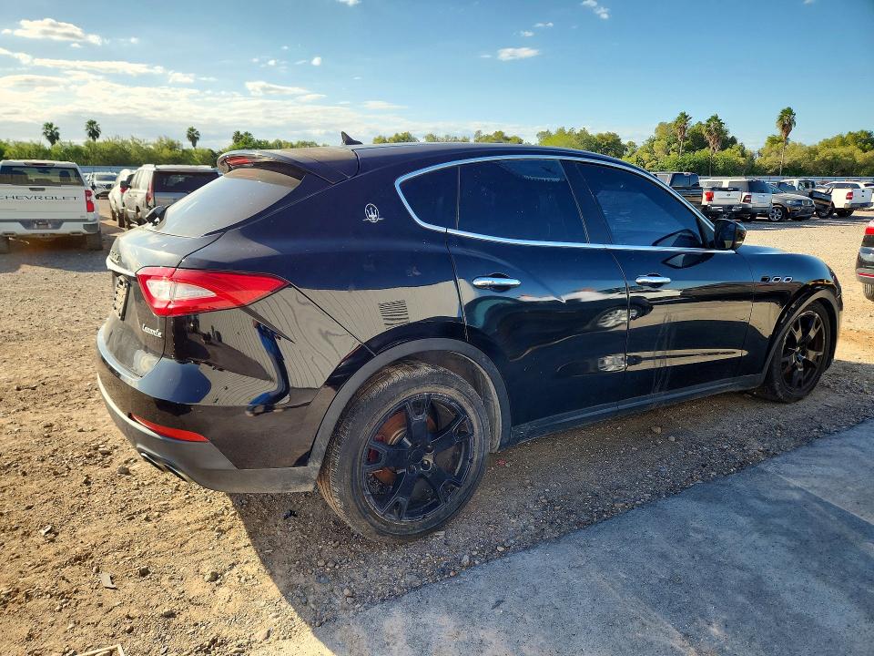 Снимка 3 от търг – 2017 MASERATI LEVANTE с VIN ZN661XUAXHX237681