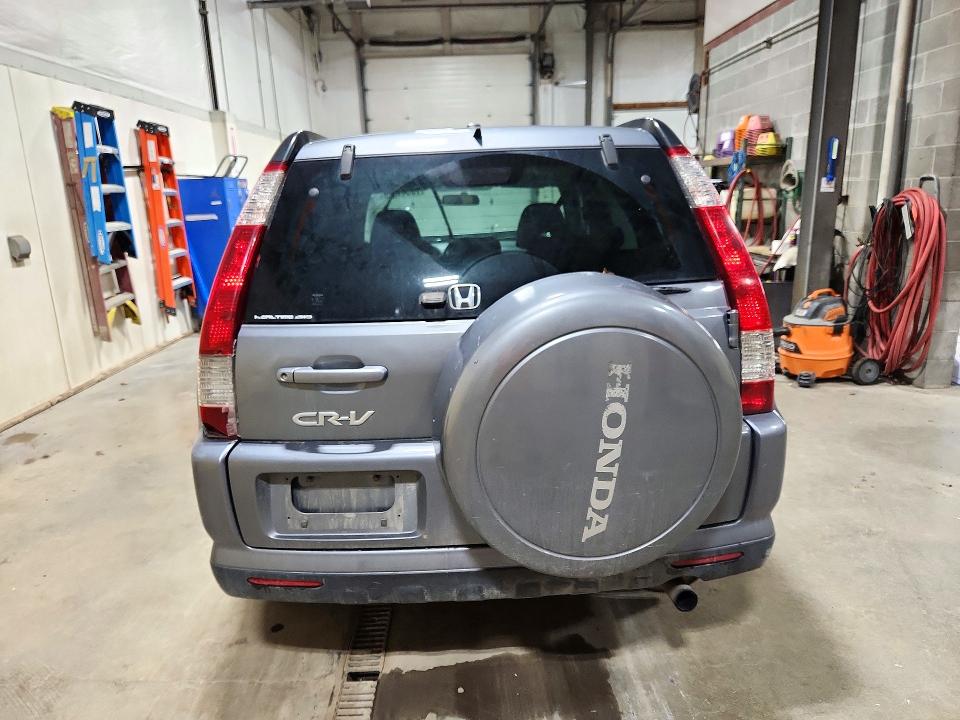 Photo 6 from auction – 2005 HONDA CR-V with VIN JHLRD78915C047926