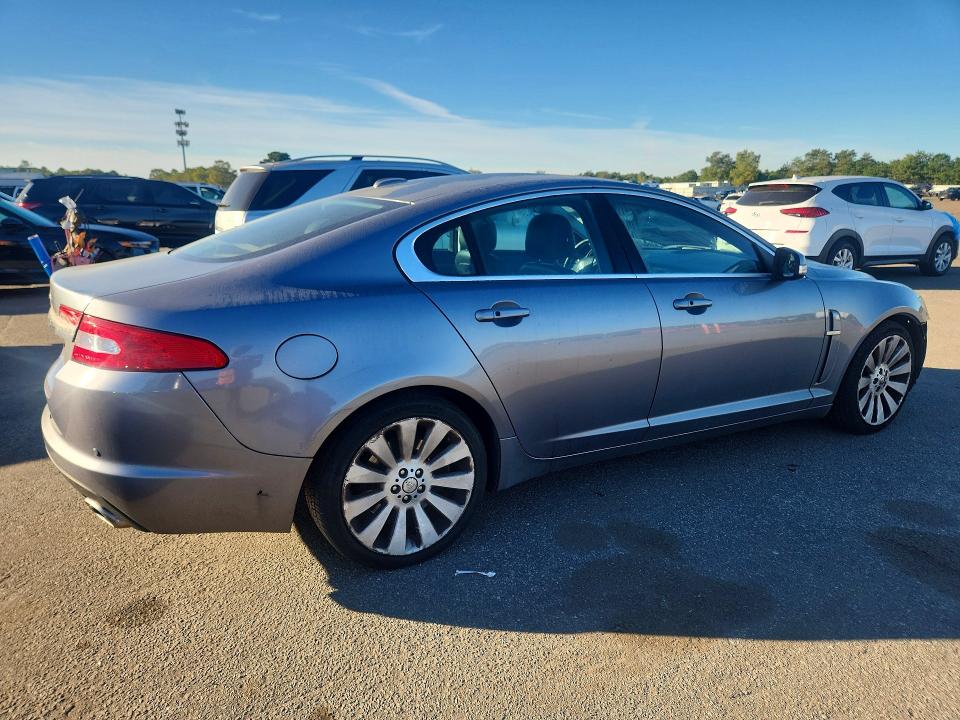 Foto 3 de la subasta – 2009 JAGUAR XF con VIN SAJWA06B79HR46614