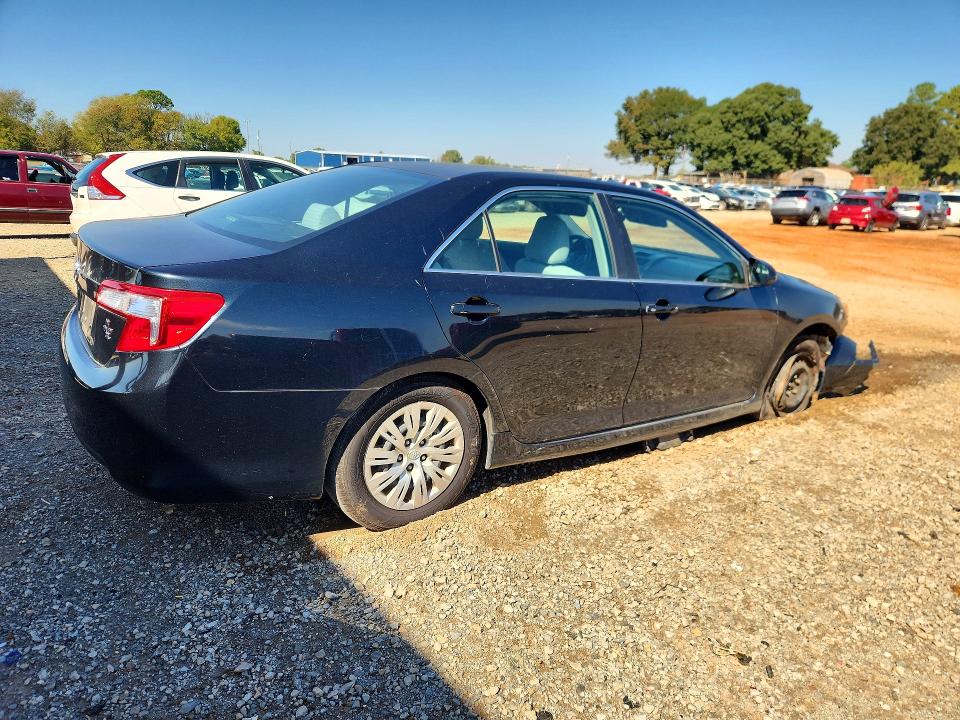 Снимка 3 от търг – 2014 TOYOTA CAMRY с VIN 4T4BF1FKXER414166