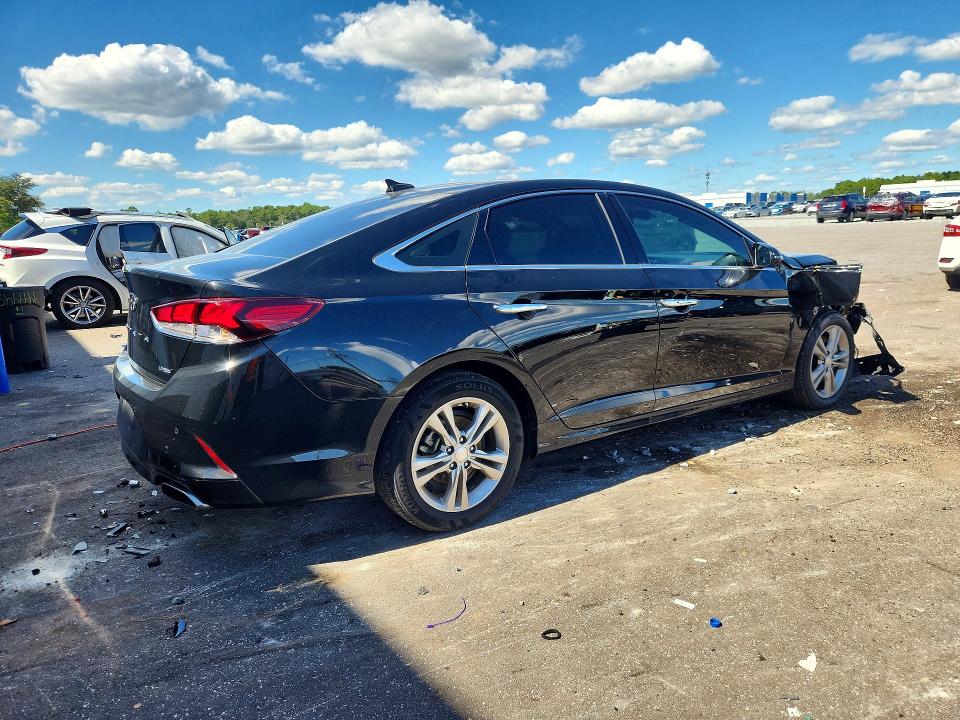 Снимка 3 от търг – 2018 HYUNDAI SONATA с VIN 5NPE34AF9JH653986