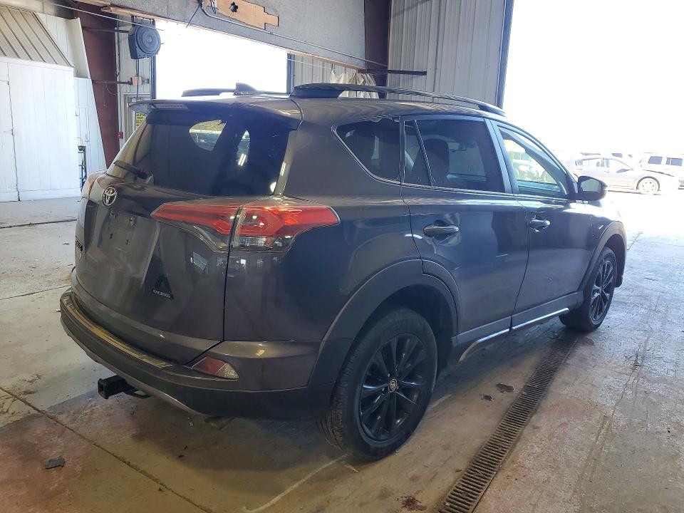 Снимка 3 от търг – 2018 TOYOTA RAV4 с VIN 2T3RFREV4JW700714