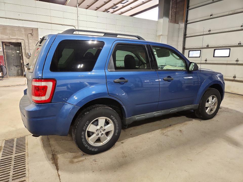 Снимка 3 от търг – 2010 FORD ESCAPE с VIN 1FMCU9D78AKA68917