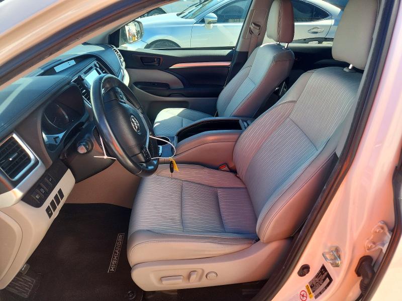 Снимка 7 от търг – 2019 TOYOTA HIGHLANDER с VIN 5TDZZRFH2KS330995