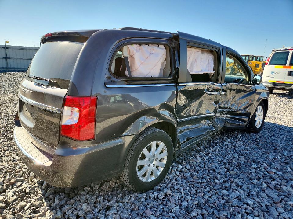 Снимка 3 от търг – 2016 CHRYSLER TOWN & COUNTRY с VIN 2C4RC1BG0GR138426
