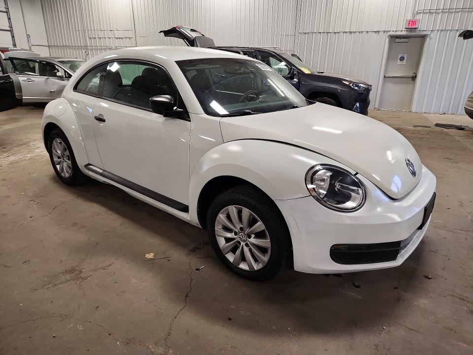 Photo 4 from auction – 2014 VOLKSWAGEN BEETLE with VIN 3VWF17AT0EM651431