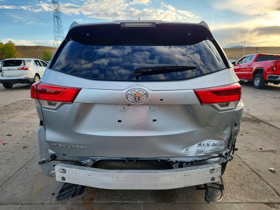 Photo 6 from auction – 2019 TOYOTA HIGHLANDER with VIN 5TDJZRFH0KS948975