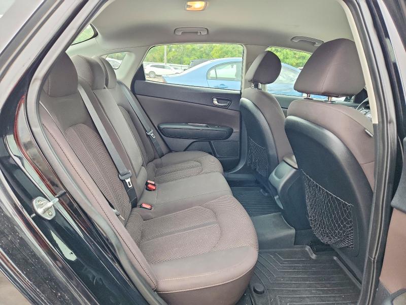 Photo 10 from auction – 2019 KIA OPTIMA with VIN 5XXGT4L30KG322397