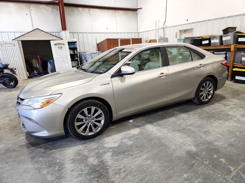 TOYOTA CAMRY HYBRID 2015 с VIN 4T1BD1FK8FU163858 - Снимка от търг