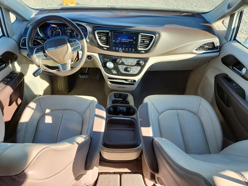 Снимка 8 от търг – 2017 CHRYSLER PACIFICA с VIN 2C4RC1BG0HR552937