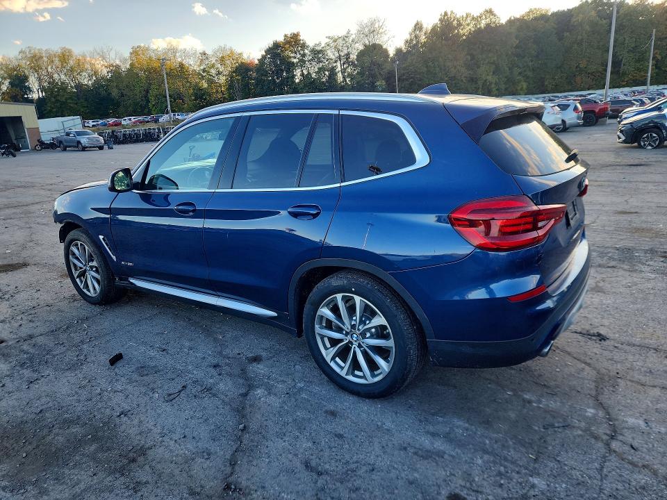 Снимка 2 от търг – 2018 BMW X3 с VIN 5UXTR9C51JLC76090