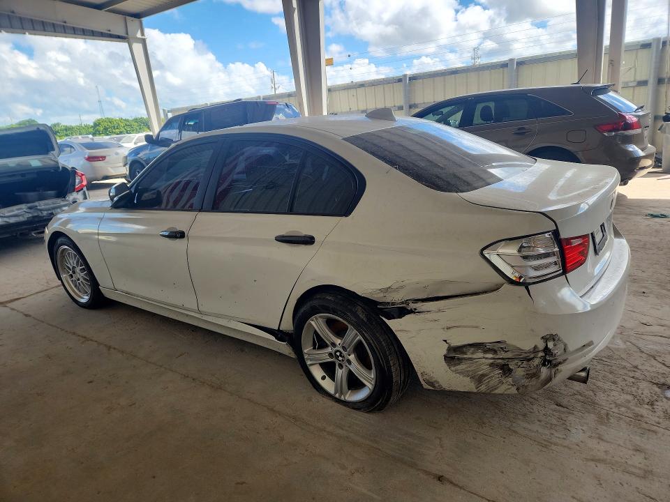 Снимка 2 от търг – 2015 BMW 320 с VIN WBA3B1G58FNT64786