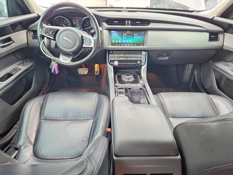 Photo 8 from auction – 2020 JAGUAR XF with VIN SAJBE4FX0LCY83978