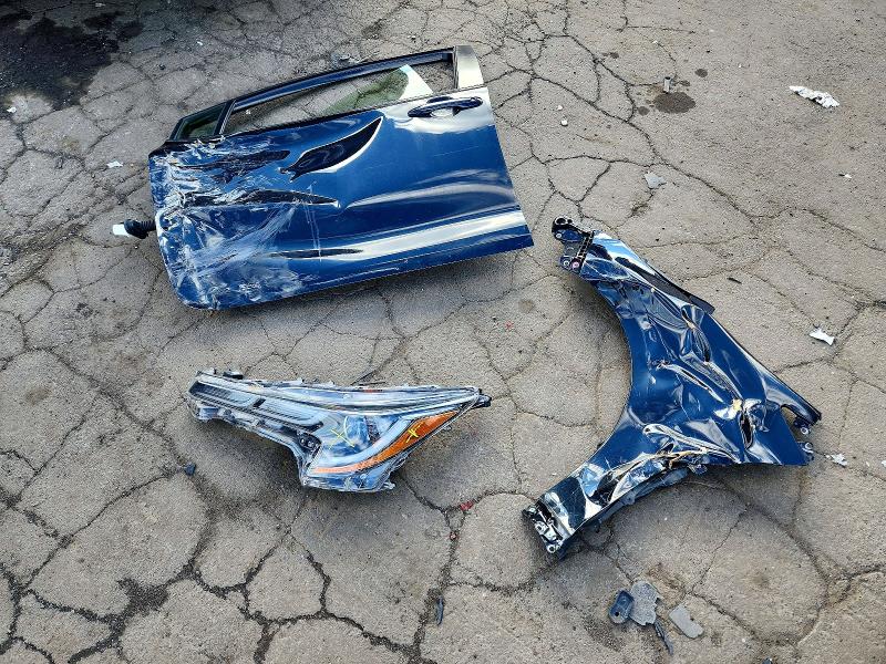 Снимка 12 от търг – 2020 TOYOTA COROLLA HATCHBACK с VIN JTND4RBE2L3084520