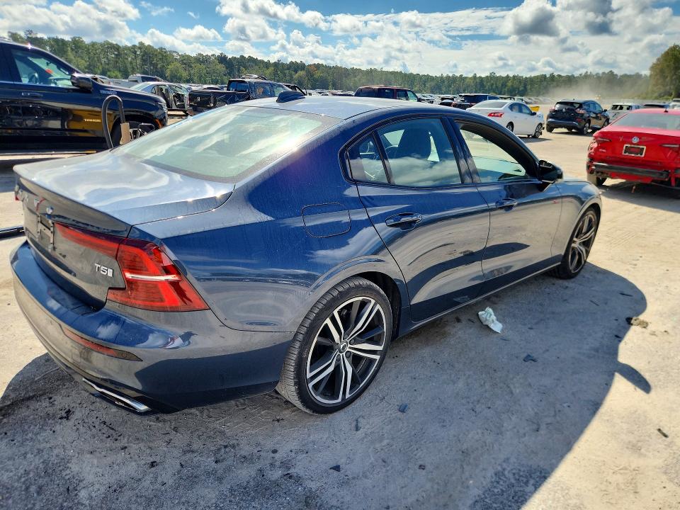 Снимка 3 от търг – 2019 VOLVO S60 с VIN 7JR102FM1KG007139