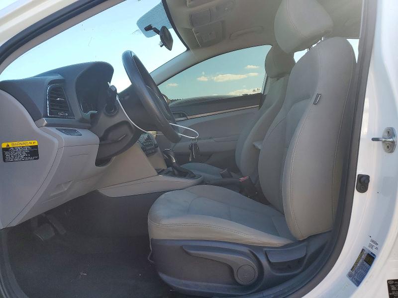 Снимка 7 от търг – 2017 HYUNDAI ELANTRA с VIN 5NPD74LF6HH136099