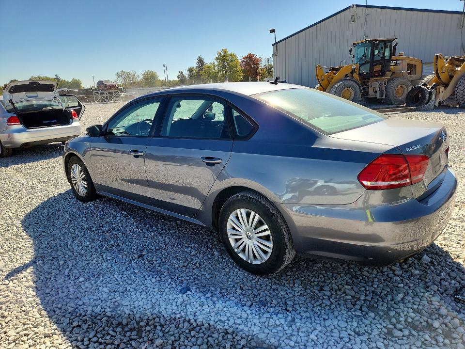 Снимка 2 от търг – 2014 VOLKSWAGEN PASSAT с VIN 1VWAT7A34EC104572