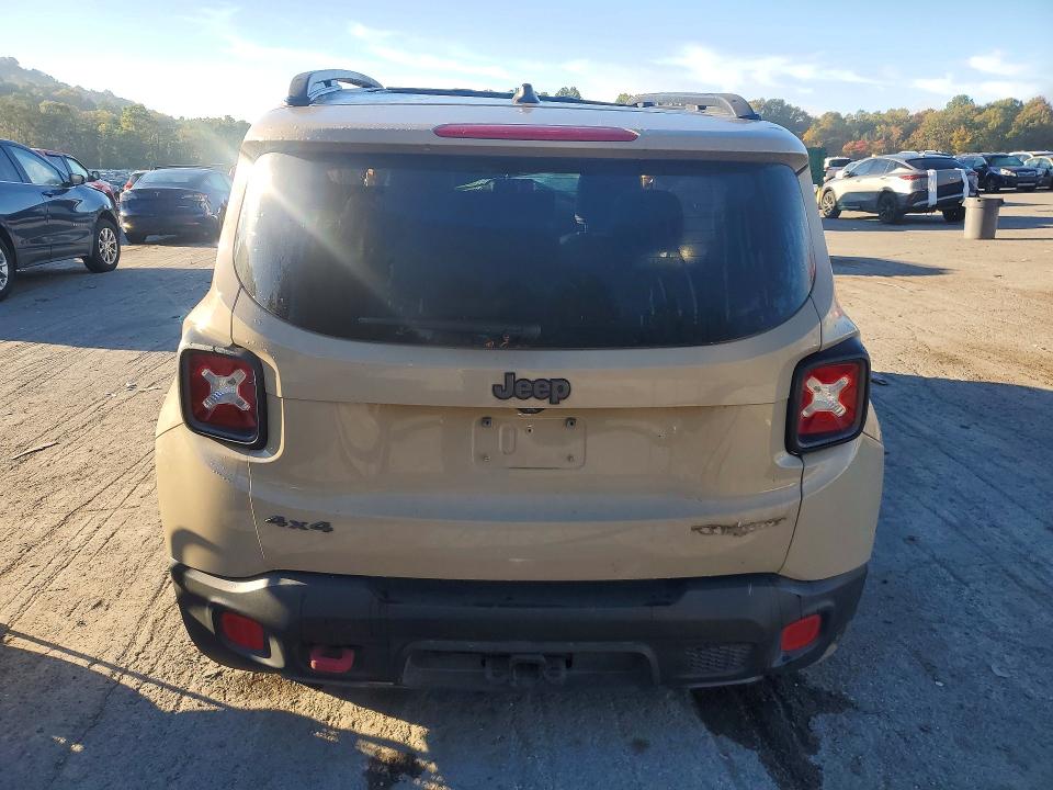 Foto 6 de la subasta – 2016 JEEP RENEGADE con VIN ZACCJBCT8GPD71679