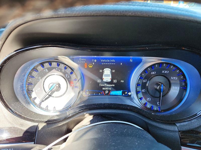 Снимка 9 от търг – 2018 CHRYSLER 300 с VIN 2C3CCAGG0JH296555