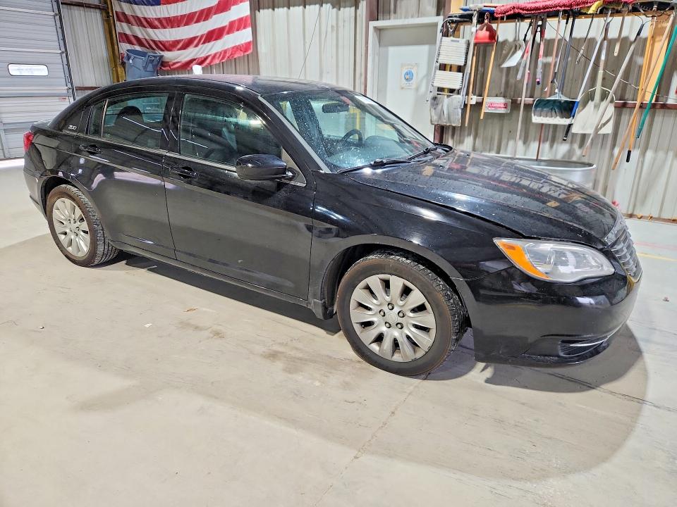 Photo 4 from auction – 2014 CHRYSLER 200 with VIN 1C3CCBABXEN230952