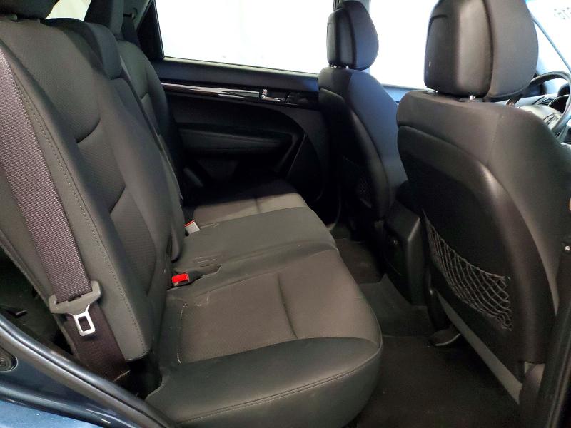 Photo 11 from auction – 2011 KIA SORENTO with VIN 5XYKTDA29BG110128