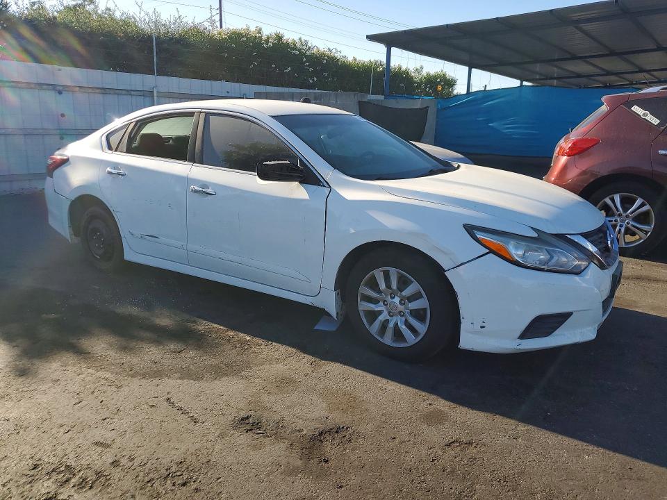 Photo 4 from auction – 2018 NISSAN ALTIMA with VIN 1N4AL3AP6JC224128