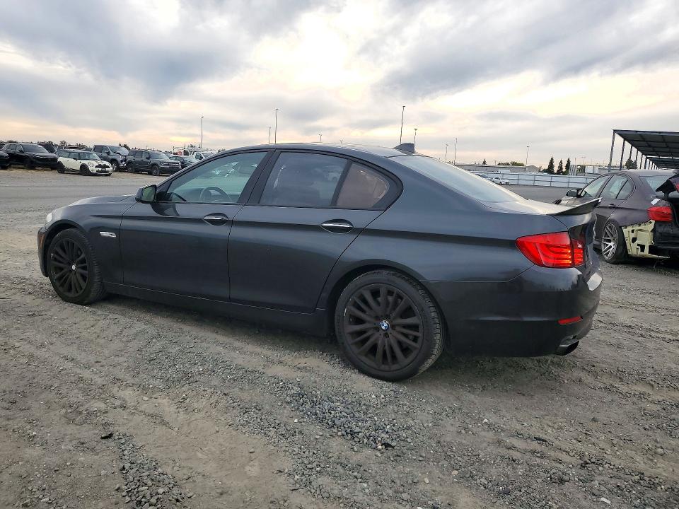 Снимка 2 от търг – 2011 BMW 550 с VIN WBAFR9C5XBC617786