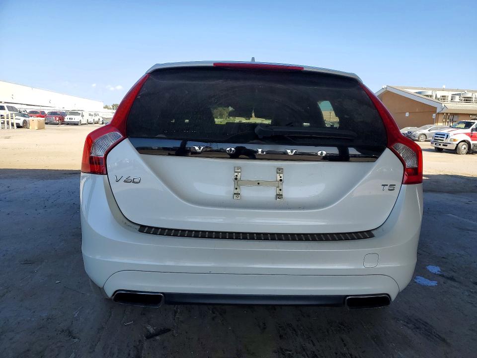 Снимка 6 от търг – 2015 VOLVO V60 с VIN YV126MEBXF1189195